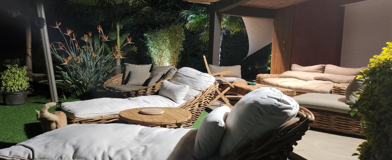 Chambre D'Hotes Casa Lucia Furiani Bagian luar foto